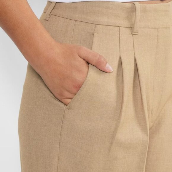 Aritzia The Effortless Pant Curve Fit Size 14 Heather Gold Camel NWT - Picture 7 of 7
